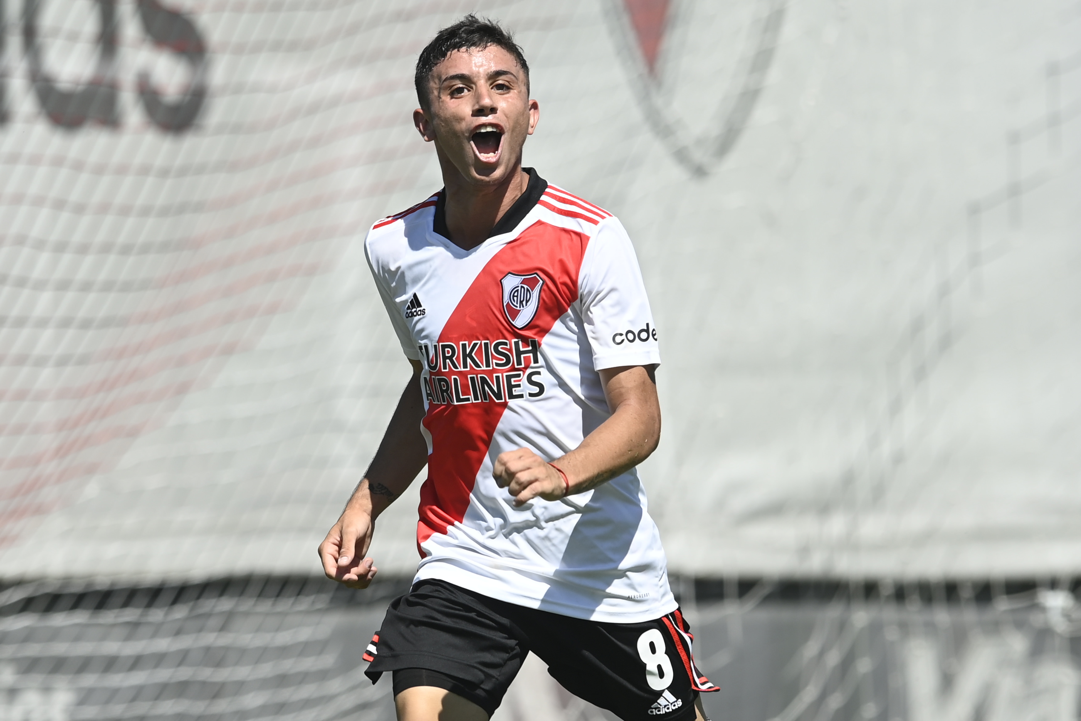 Twitter: @Riverplate