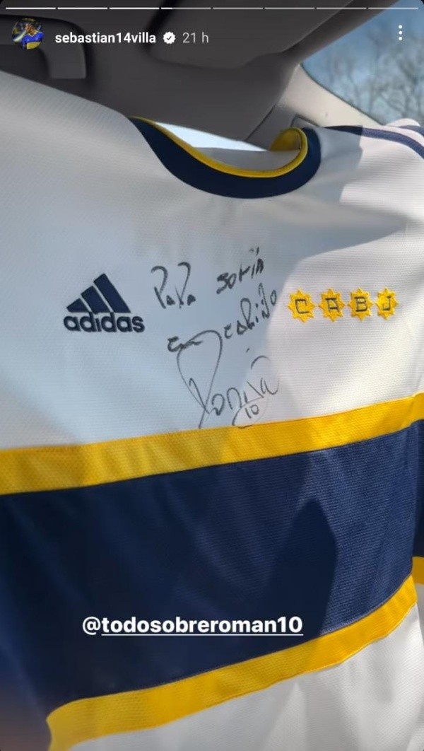 El regalo de Riquelme a Villa.