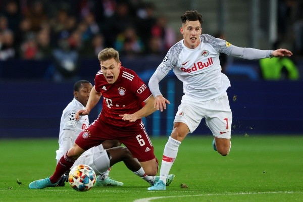 Capaldo le roba el balón a Joshua Kimmich por Champions (Foto: Getty)