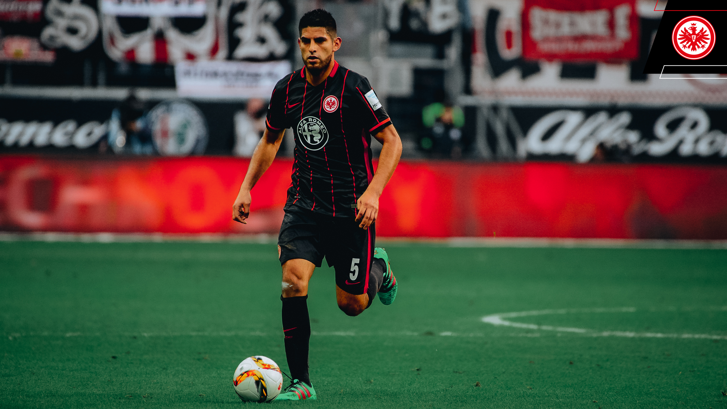 Zambrano y una grave acusación de Lewandowski en su paso por Frankfurt (Foto: Prensa Frankfurt)