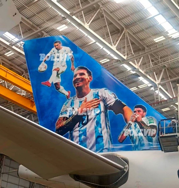 El avión que llevará a los argentinos a Qatar. (Fotos exclusivas)