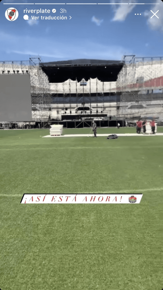 Así quedó el césped del Monumental tras el recital de los Guns N’ Roses.