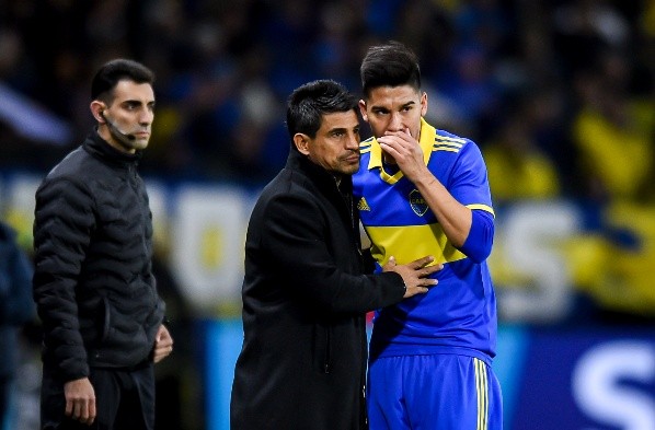Ibarra sacó a Pol Fernández. (Foto: Getty Images)
