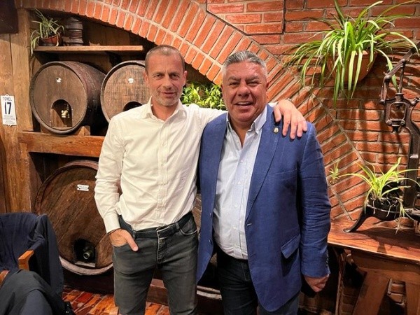 Twitter: @TapiaChiqui