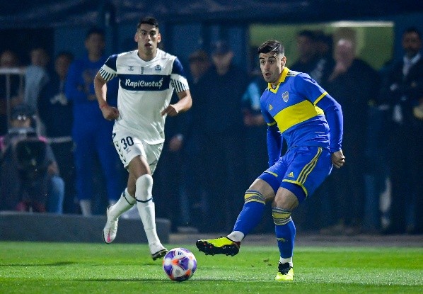 El Lobo y el Xeneize se enfrentan en la reanudación del partido por la fecha 23 de la Liga Profesional 2022 (Foto: Getty Images)