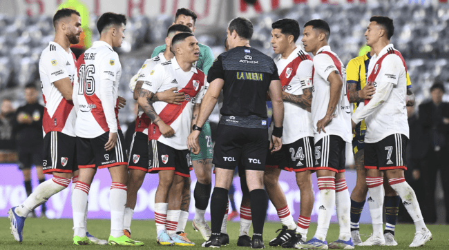 Quintero, expulsado, se pierde el clásico. (Foto: Getty Images)