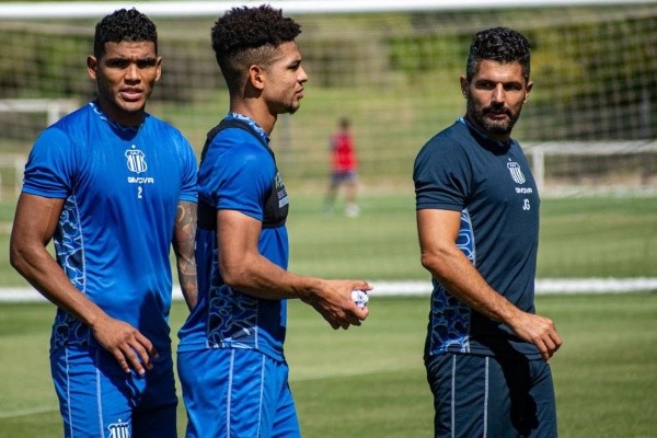 Twitter: @mauricoccolo