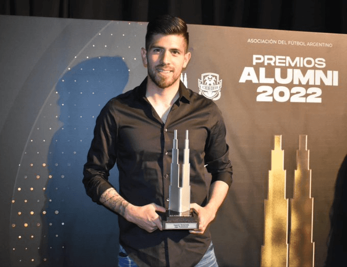 Agustín Rossi ganó el Alumni al futbolista del año.