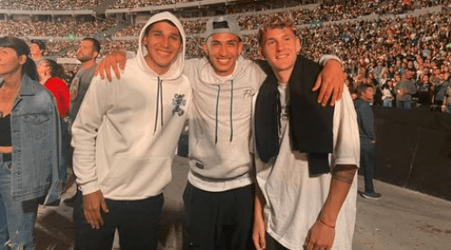 Obando, Fernández y Colidio estuvieron viendo a Coldplay.