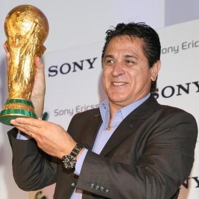 Twitter: @UbaldoFillol