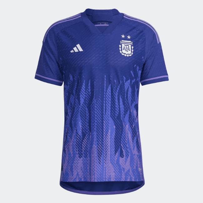 ¿Argentina se cambia el escudo en la camiseta violeta? (Foto: Adidas)