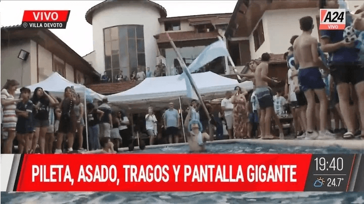 La increíble fiesta en la casa de Diego Maradona en Devoto (Foto: A24)