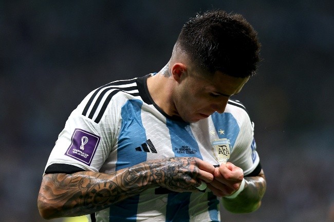 Enzo Fernández celebrando su gol a México. (Foto: Getty Images)