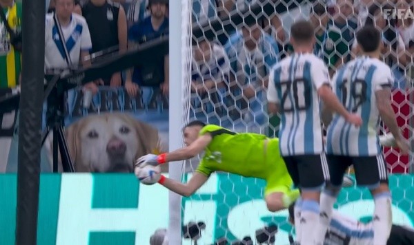 Buba en la tapada del Dibu Martínez vs. México.