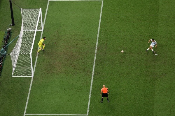 El tenso momento que Paulo Dybala pudo resolver gracias a la sugerencia del Dibu Martínez.