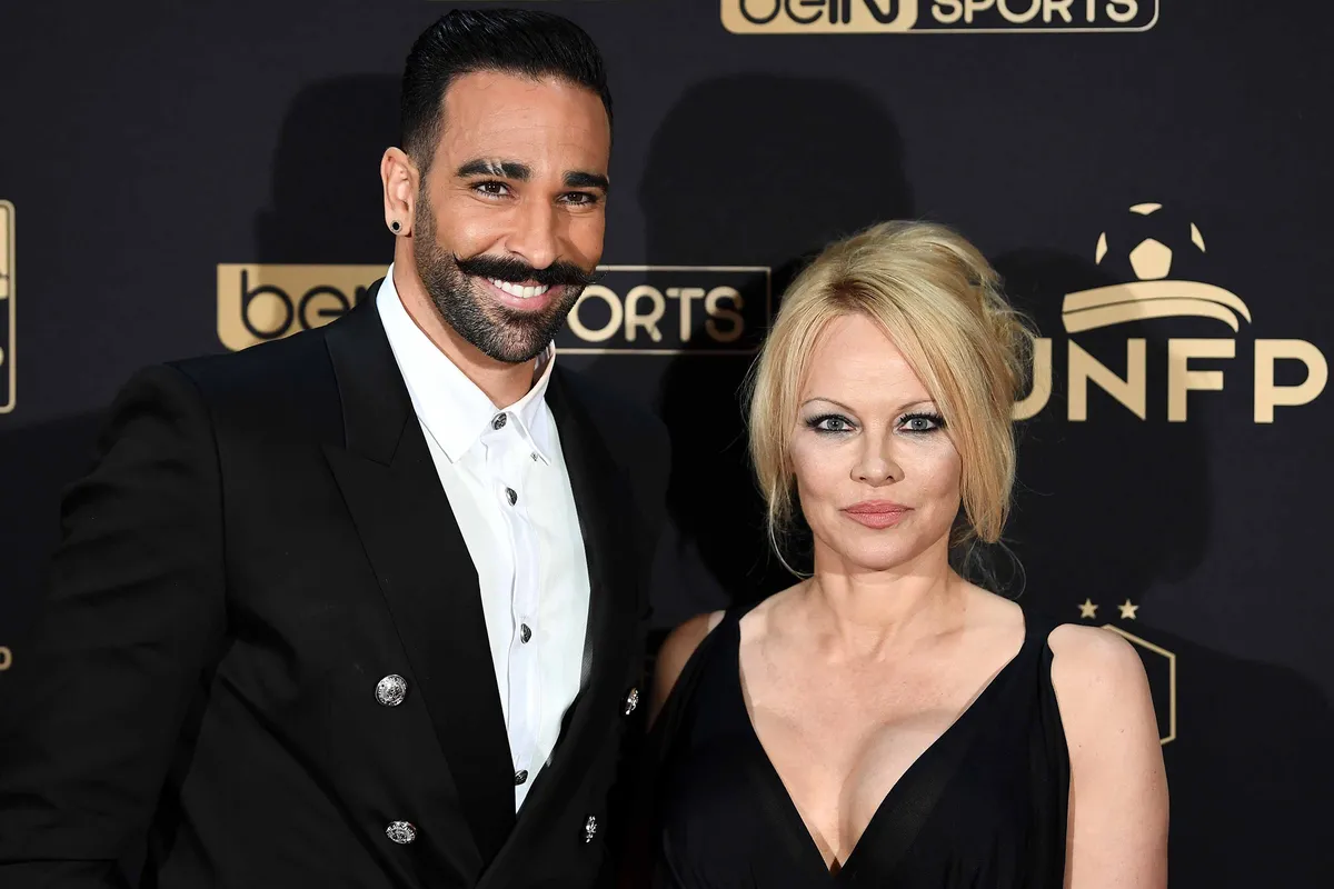 Adil Rami y Pamela Anderson (Fuente: AFP)