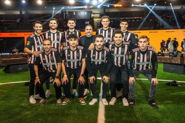 El plantel del equipo del Kun Agüero en la Kings League (Foto: Twitter Kunisports)