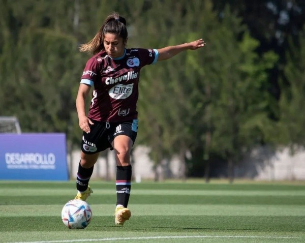 Daiana Falfán renovó con UAI Urquiza.