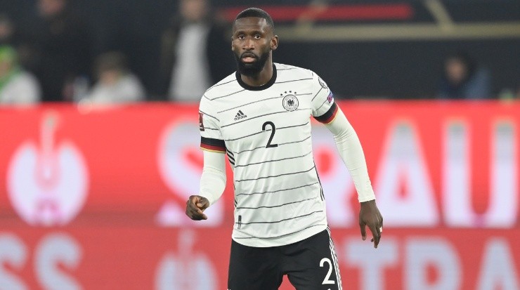 Germany international and Chelsea center-back Antonio Rudiger has been linked with interest from Bayern Munich and Real Madrid. (Stuart Franklin/Getty Images)