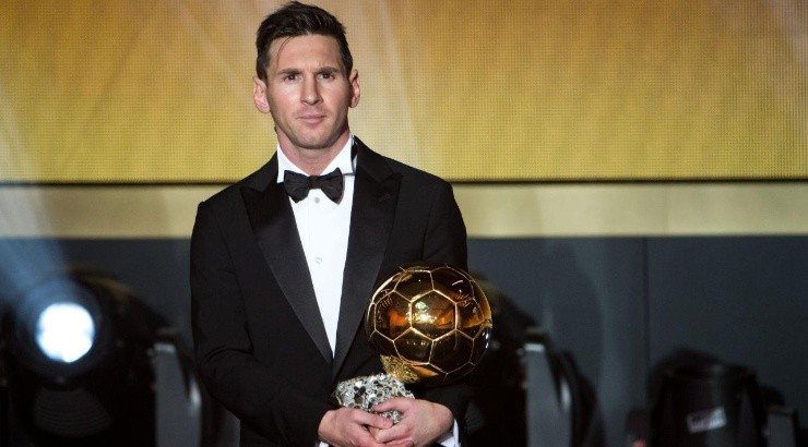 Lionel Messi with the Ballon d’Or in 2015 (Photo by Philipp Schmidli/Getty Images)