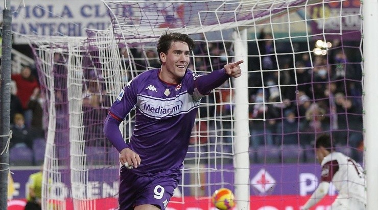 Dusan Vlahovic of ACF Fiorentina celebrates after scoring a goal during the Serie A match (Photo by Gabriele Maltinti/Getty Images)