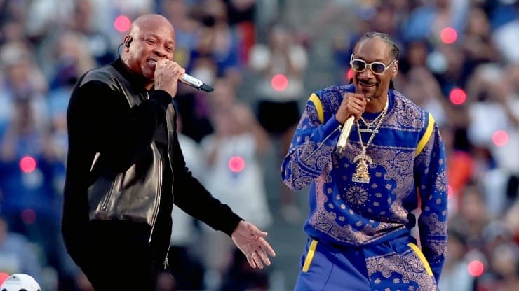 Dr. Dre and Snoop Dogg in the Super Bowl 2022