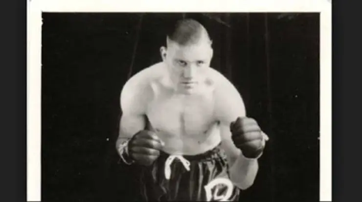 Len Wickwar (BrickCityBoxing)