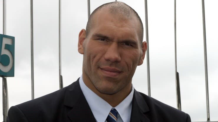 Nikolai "Russian Giant" Valuev (Getty).
