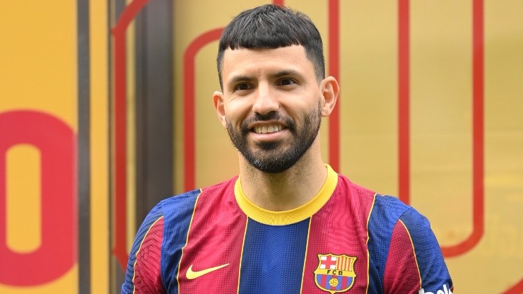 Sergio Aguero won't be playing alongside Lionel Messi in Barcelona. Will Kun stay anyways? (Getty)