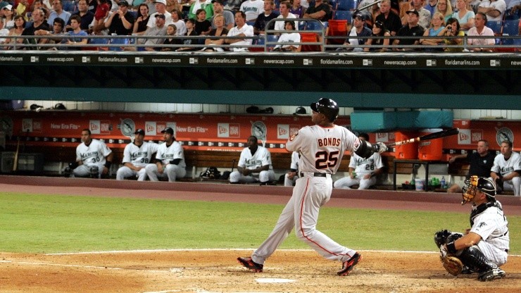 Barry Bonds #25 of the San Francisco Giants watches his two run home run, his 760th of his career against pitcher Rick VandenHurk of the Florida Marlins in 2007.