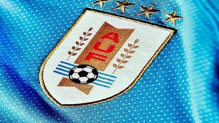 Uruguyan soccer federation crest