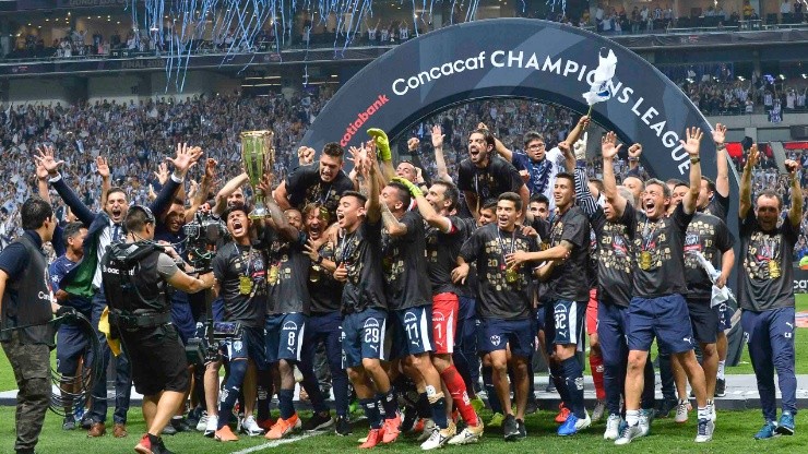 Jugadores de Monterrey celebran la victoria de la Liga de Campeones CONCACAF 2019