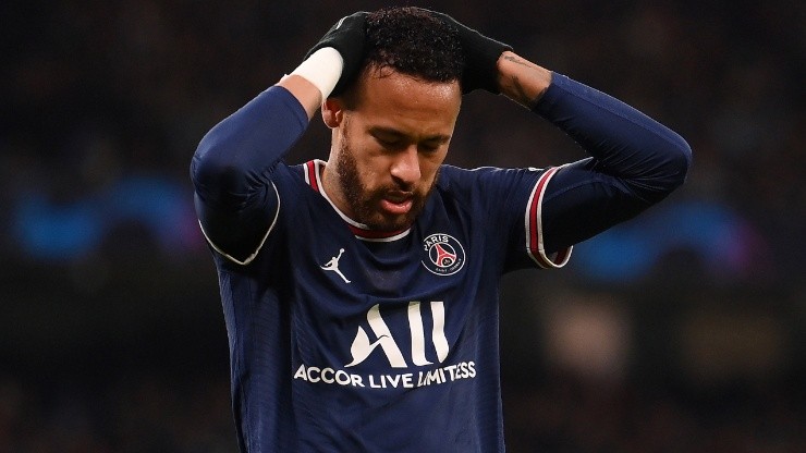 Neymar of Paris Saint-Germain reacts after a missed chance