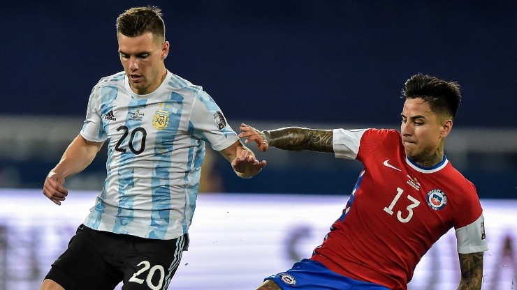 Giovani Lo Celso of Argentina (left) against Erick Pulgar of Chile.