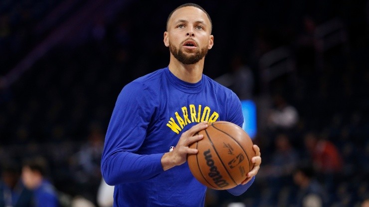 Stephen Curry of the Golden State Warriors warms up before the game against the Boston Celtics at Chase Center