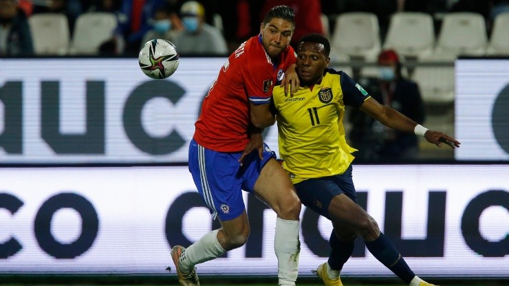 Ecuador y Chile pelean fuera de la cancha por un lugar en Qatar 2022