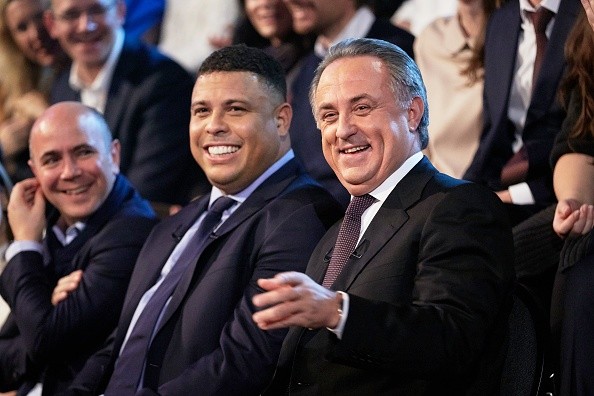 Mutko junto a Ronaldo en una ceremonia FIFA del año pasado.