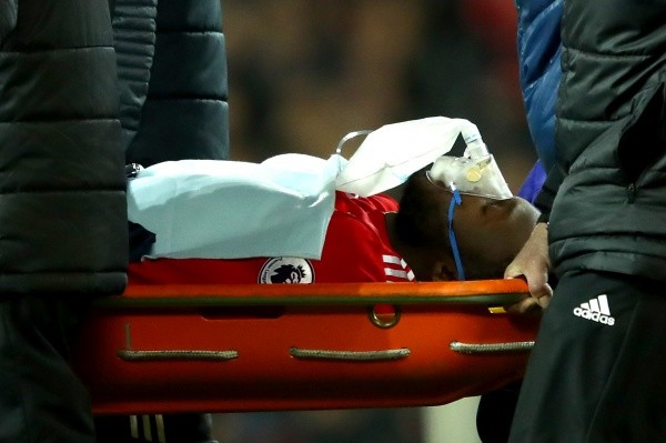 IMPACTANTE. Así se fue Lukaku del campo de juego (Foto: Getty).