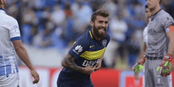 DE GOLEADOR. Peruzzi festeja contra Godoy Cruz su gol en Mendoza.