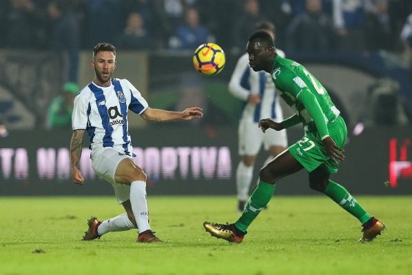 Layún se desempeñó con creces como volante.