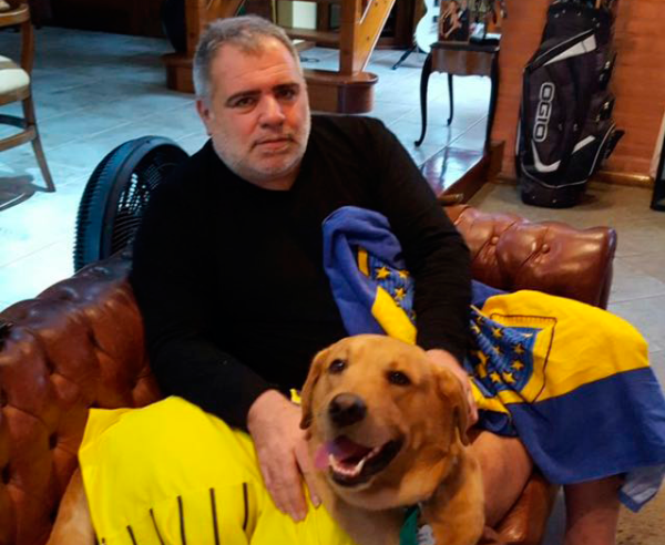 Pierri y su perro comparten pasión.