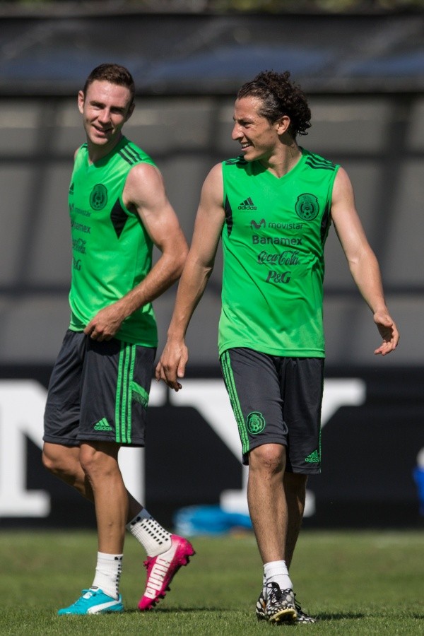 Layún y Guardado son amigos en la selección mexicana (Foto: Getty)