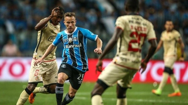 Arthur tiene todo acordado para sumarse al Barcelona en la próxima temporada.