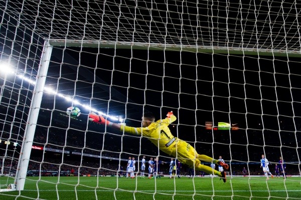 INATAJABLE. Cuellar se estira todo lo que puede pero ya no hay que hacer (Foto: Getty).