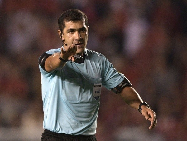 RODDY ZAMBRANO. El árbitro ecuatoriano fue el responsable de cobrar el penal ante Boca.