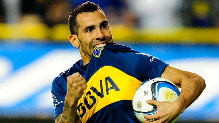 Tévez defendió la camiseta de Boca en tres ciclos distintos: 2001 – 2004, 2015 – 2016 y de 2018 hasta la actualidad