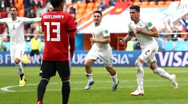 Los jugadores de Uruguay celebrando el gol