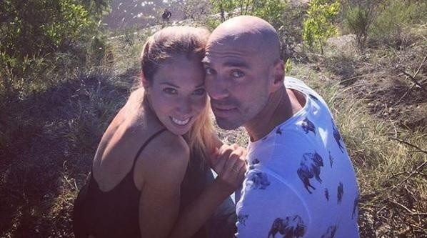 Wilfredo Caballero junto a su esposa.