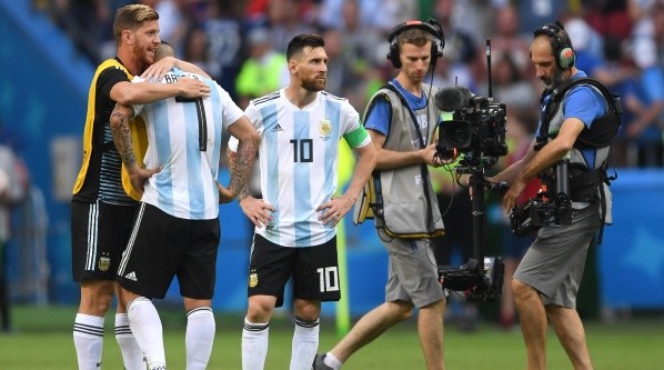 ADIÓS. La frustración de Messi y compañía después de quedar afuera del Mundial (Foto: Getty).
