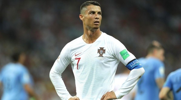 AFUERA. La frustración de Cristiano Ronaldo tras quedar eliminado con Portugal (Foto: Getty).